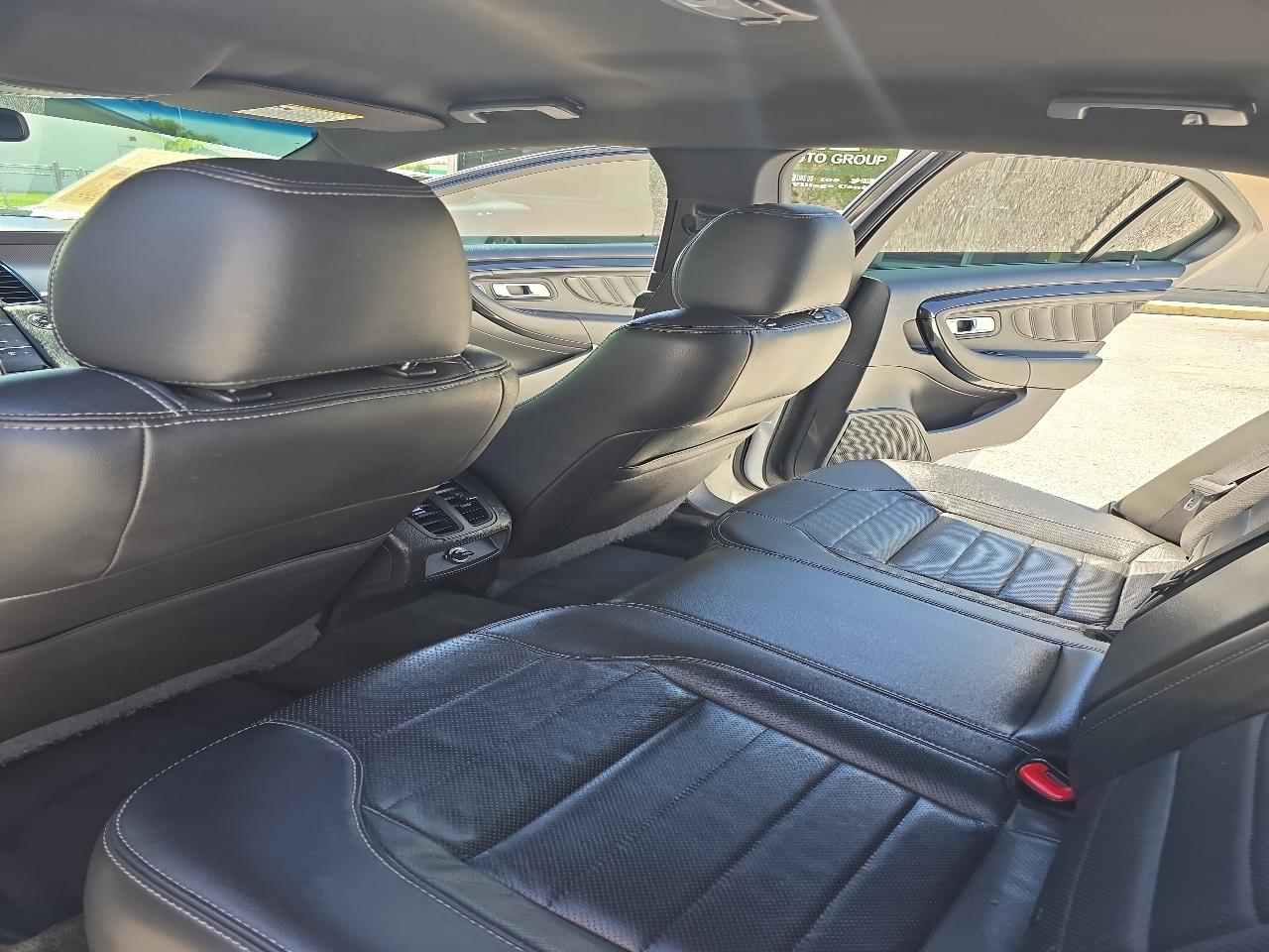 Ford Taurus 4dr Sdn SHO AWD 2015
