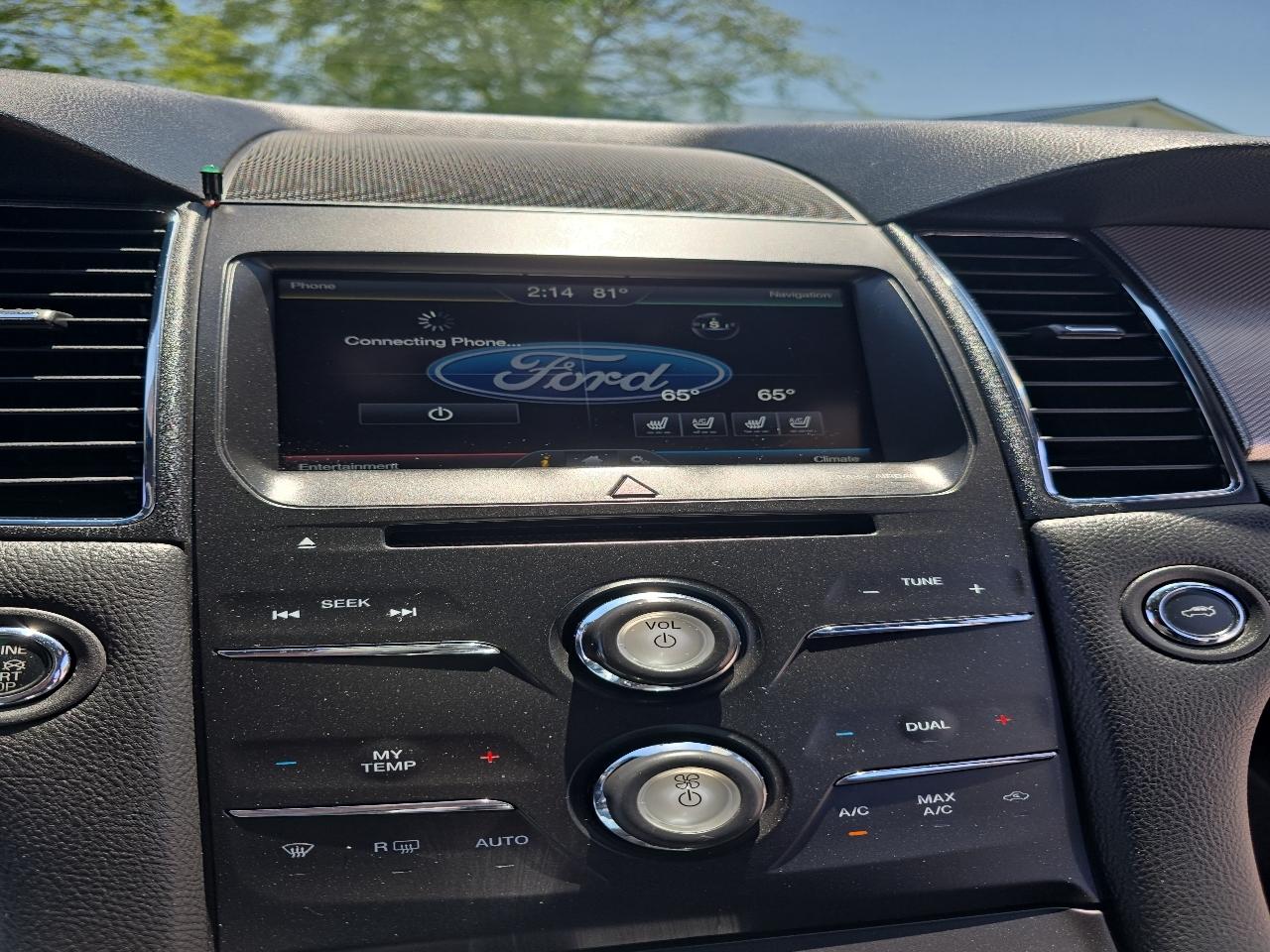 Ford Taurus 4dr Sdn SHO AWD 2015