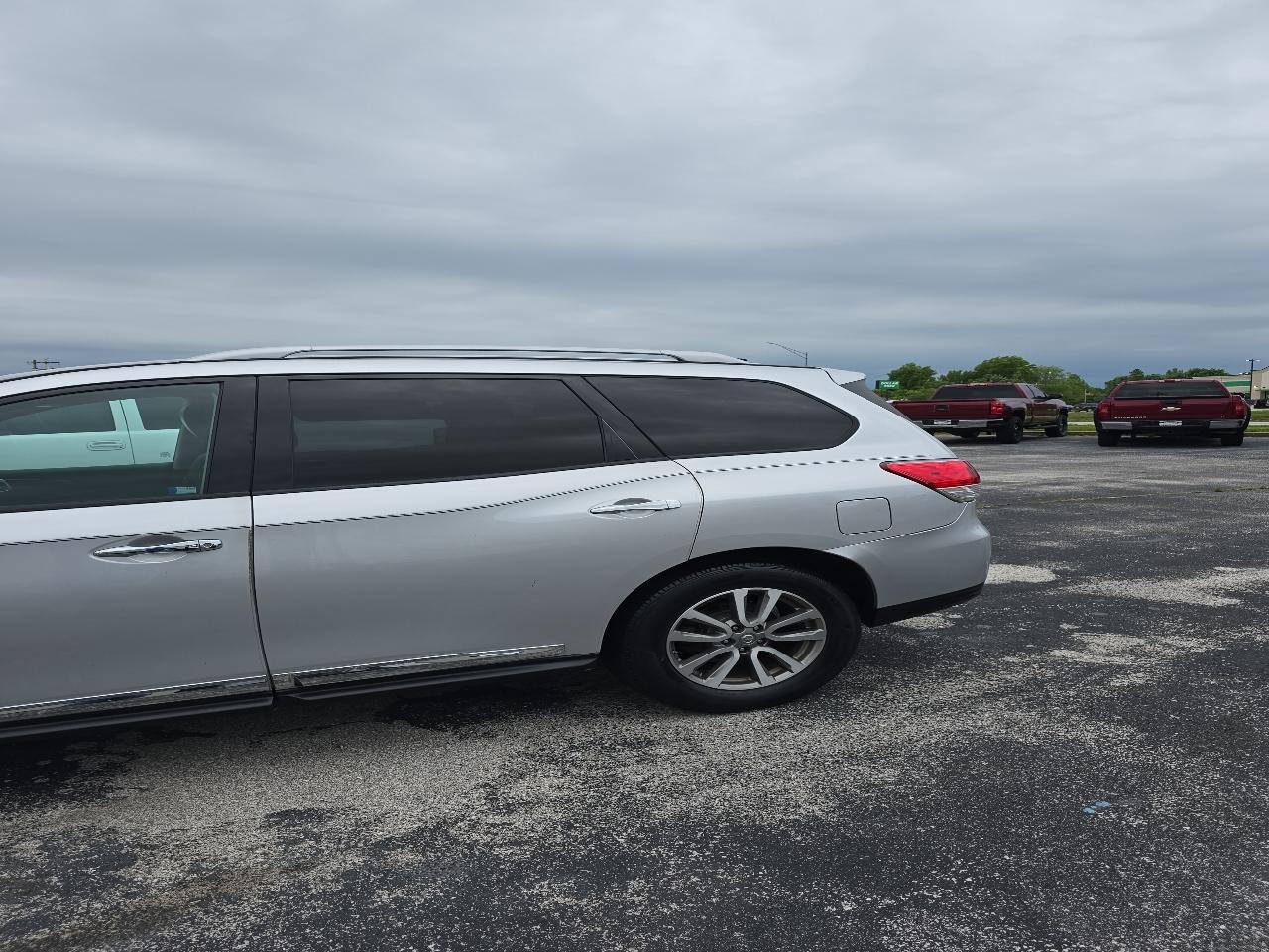 Nissan Pathfinder 4WD 4dr SL 2013