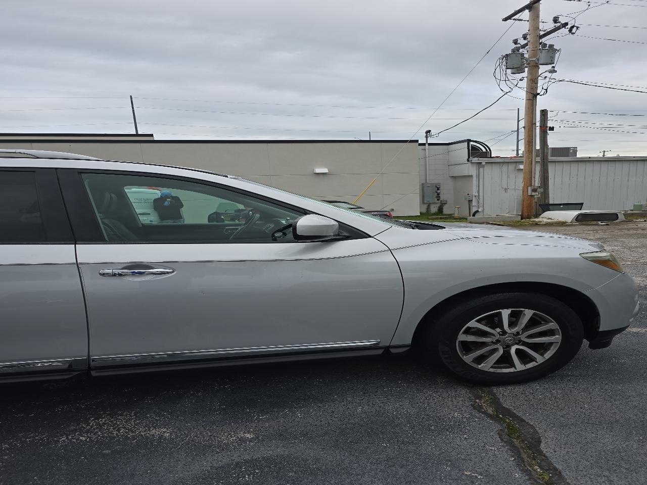 Nissan Pathfinder 4WD 4dr SL 2013