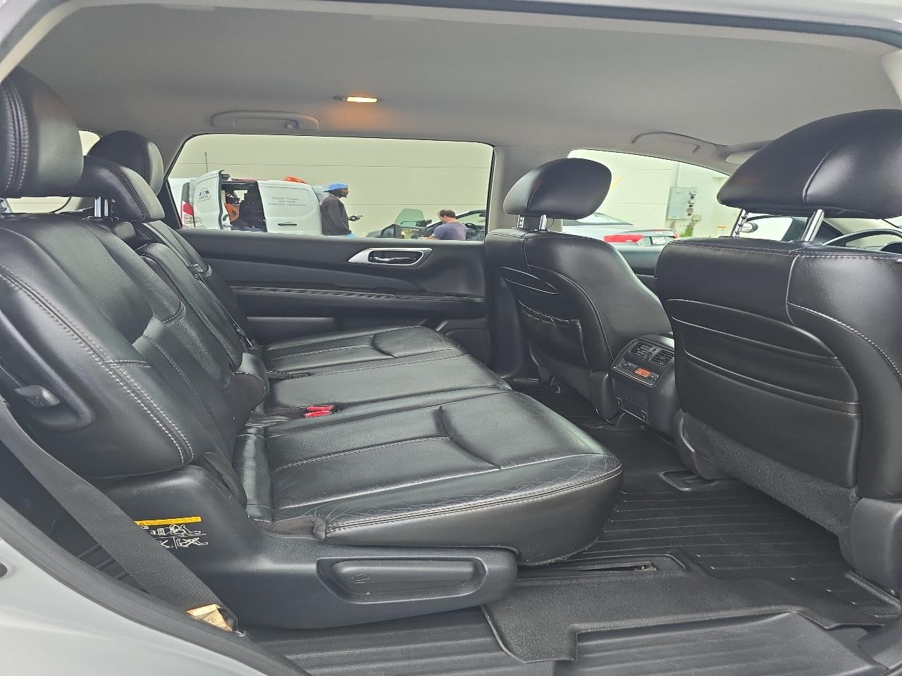 Nissan Pathfinder 4WD 4dr SL 2013