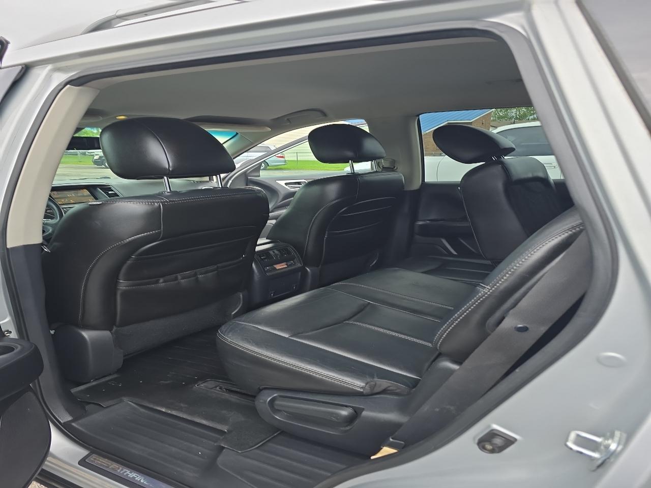 Nissan Pathfinder 4WD 4dr SL 2013