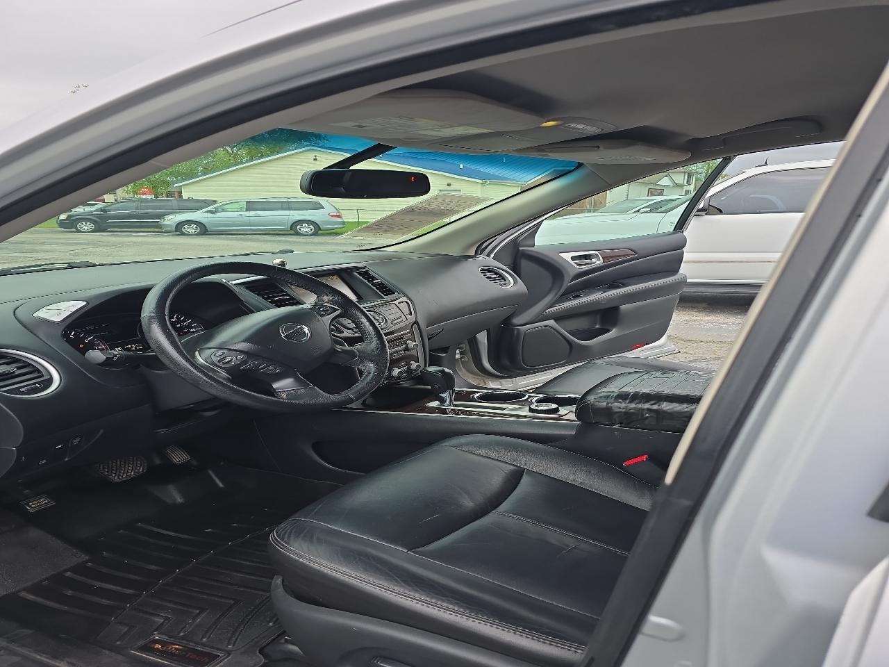 Nissan Pathfinder 4WD 4dr SL 2013