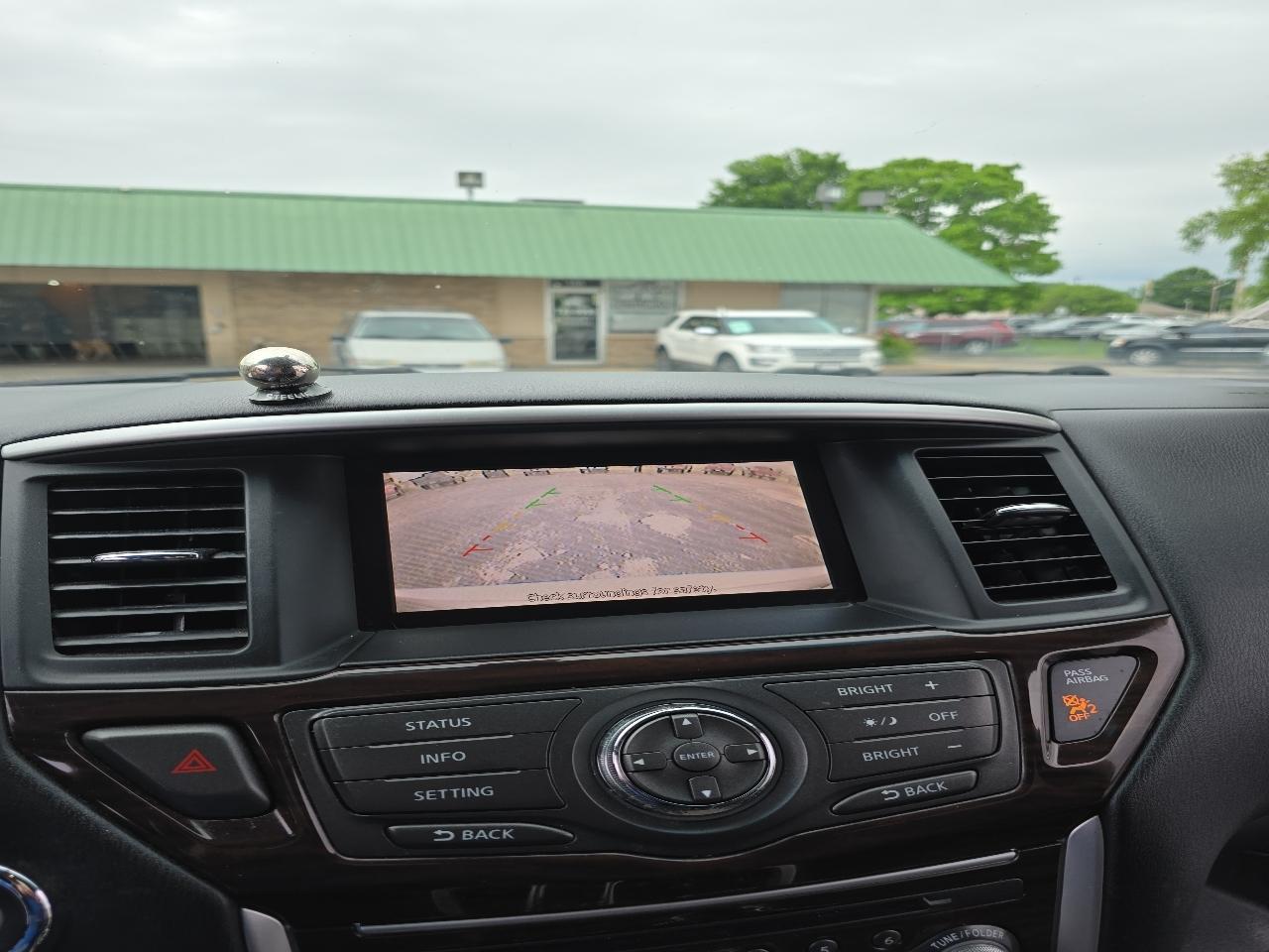 Nissan Pathfinder 4WD 4dr SL 2013