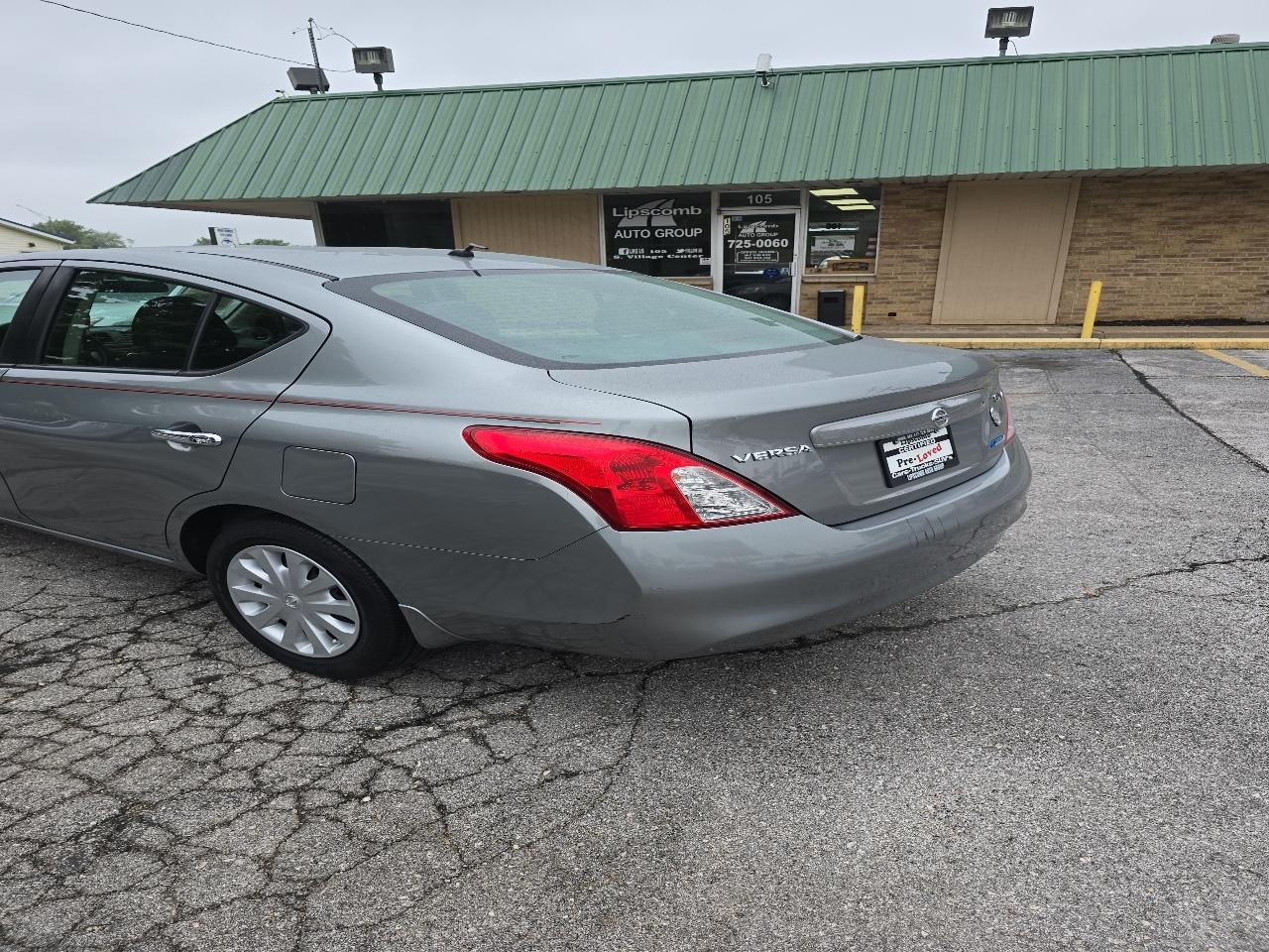 Nissan Versa 4dr Sdn CVT 1.6 SV 2012