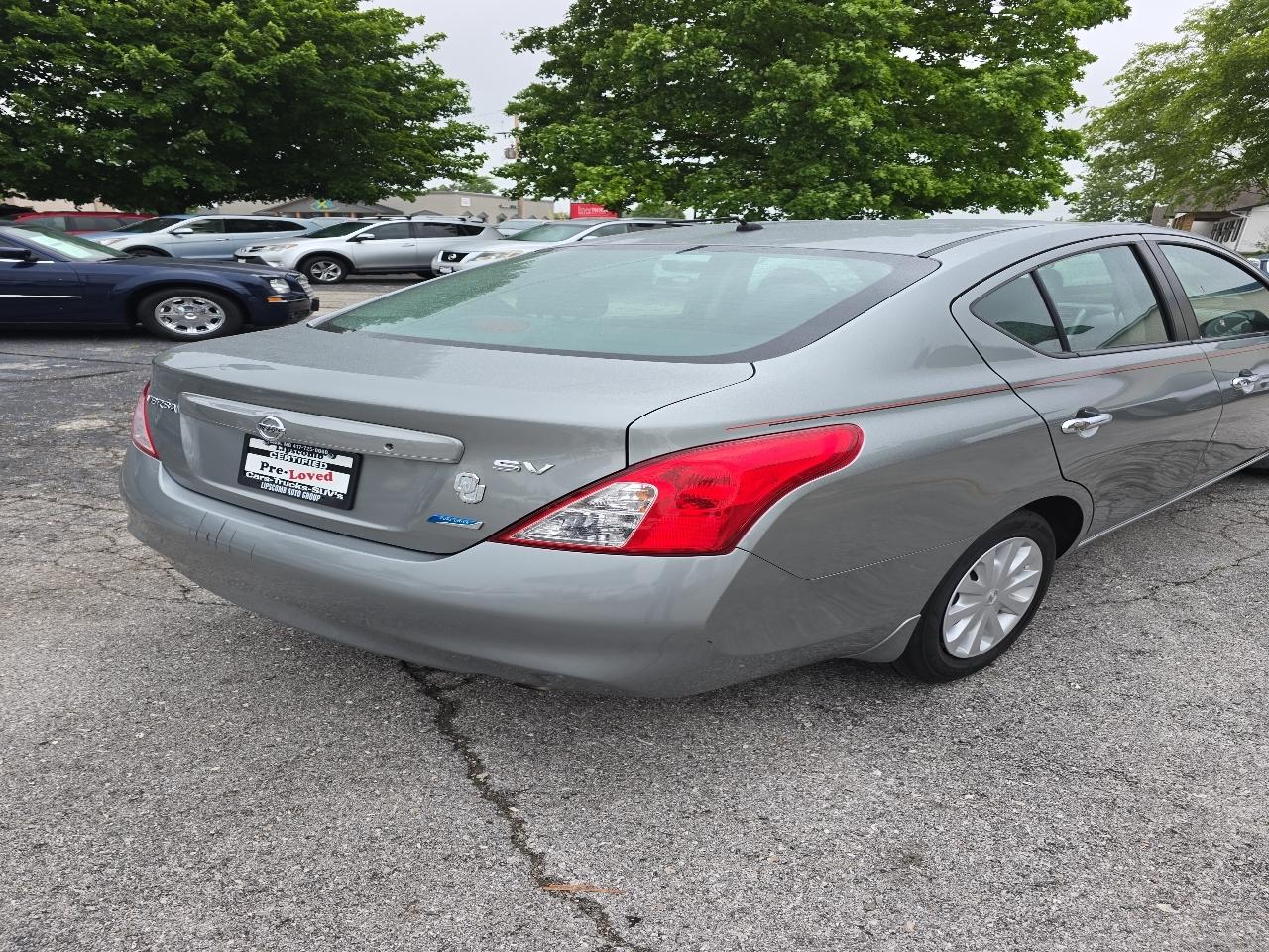 Nissan Versa 4dr Sdn CVT 1.6 SV 2012