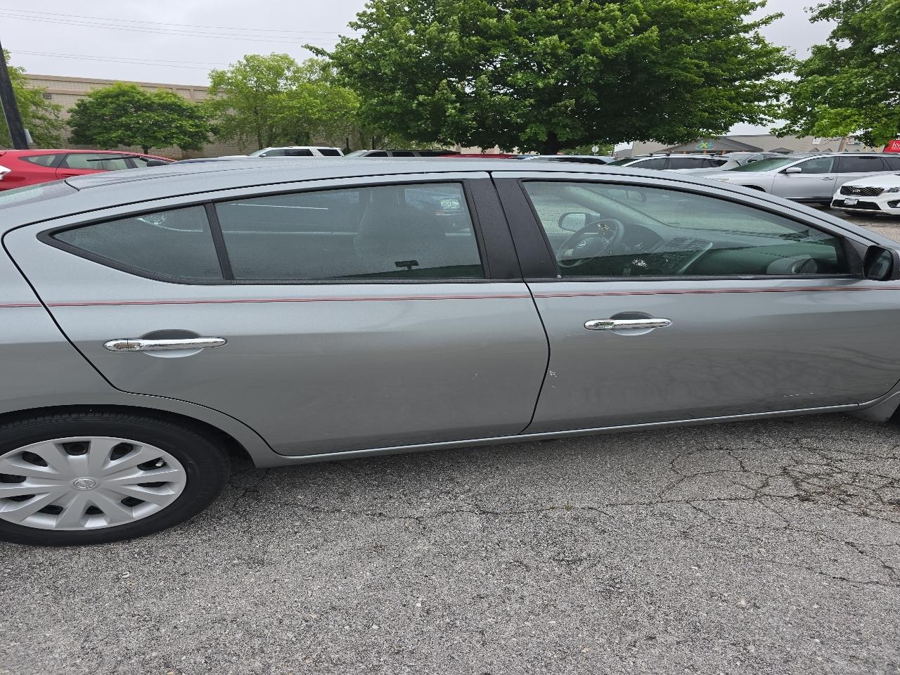 Nissan Versa 4dr Sdn CVT 1.6 SV 2012
