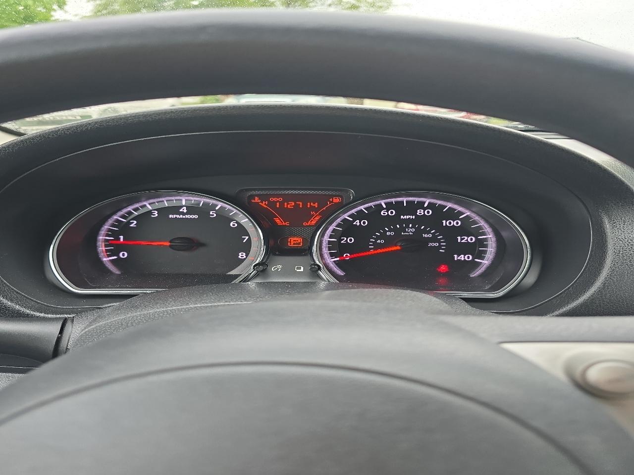 Nissan Versa 4dr Sdn CVT 1.6 SV 2012
