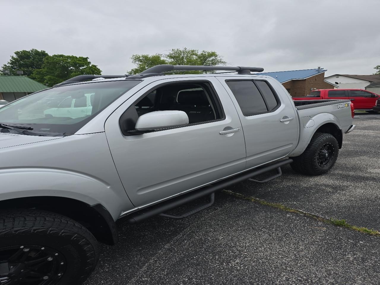 Nissan Frontier 4WD Crew Cab SWB Auto PRO-4X 2016