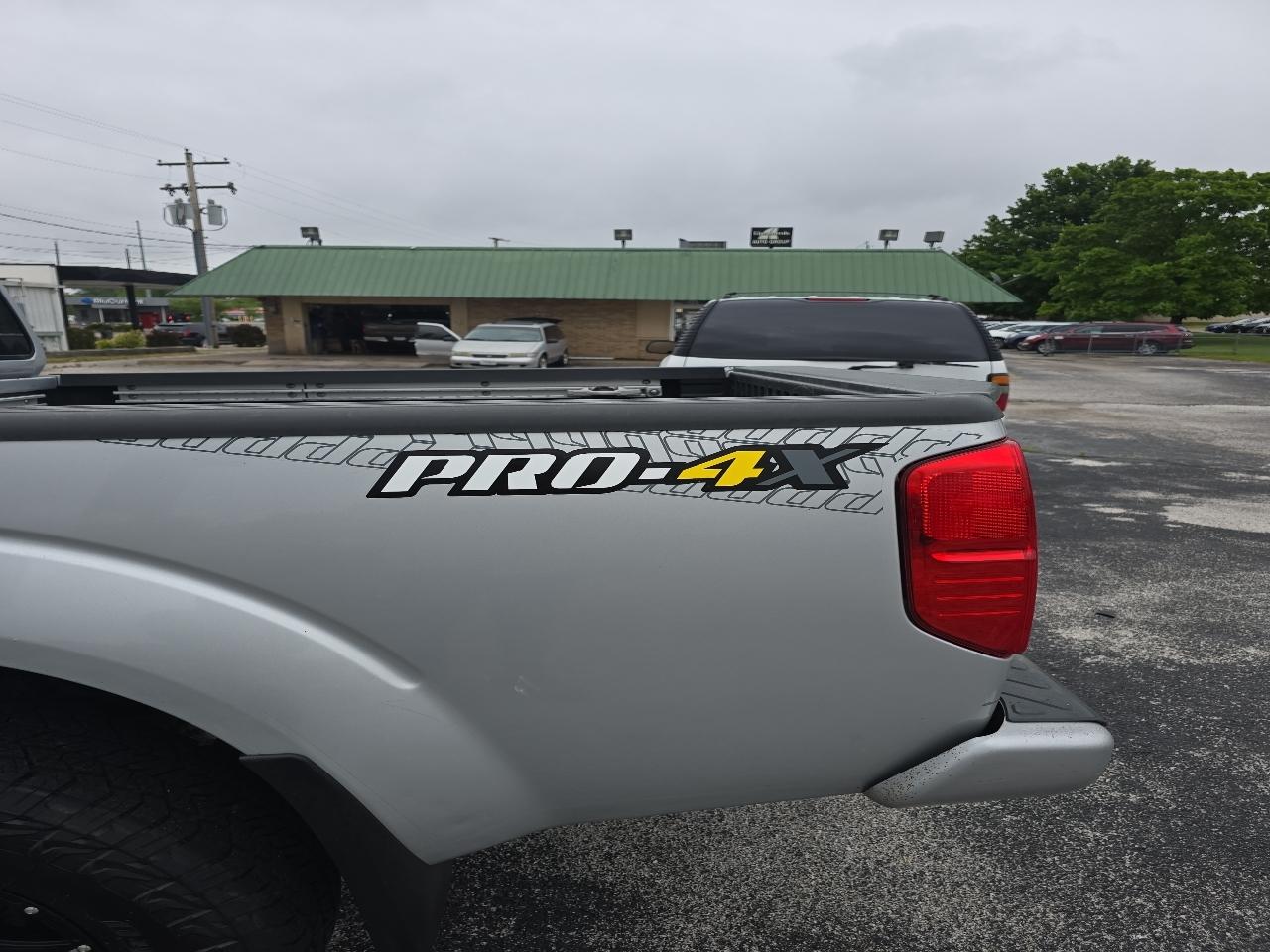 Nissan Frontier 4WD Crew Cab SWB Auto PRO-4X 2016