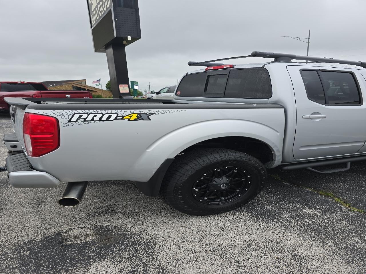 Nissan Frontier 4WD Crew Cab SWB Auto PRO-4X 2016