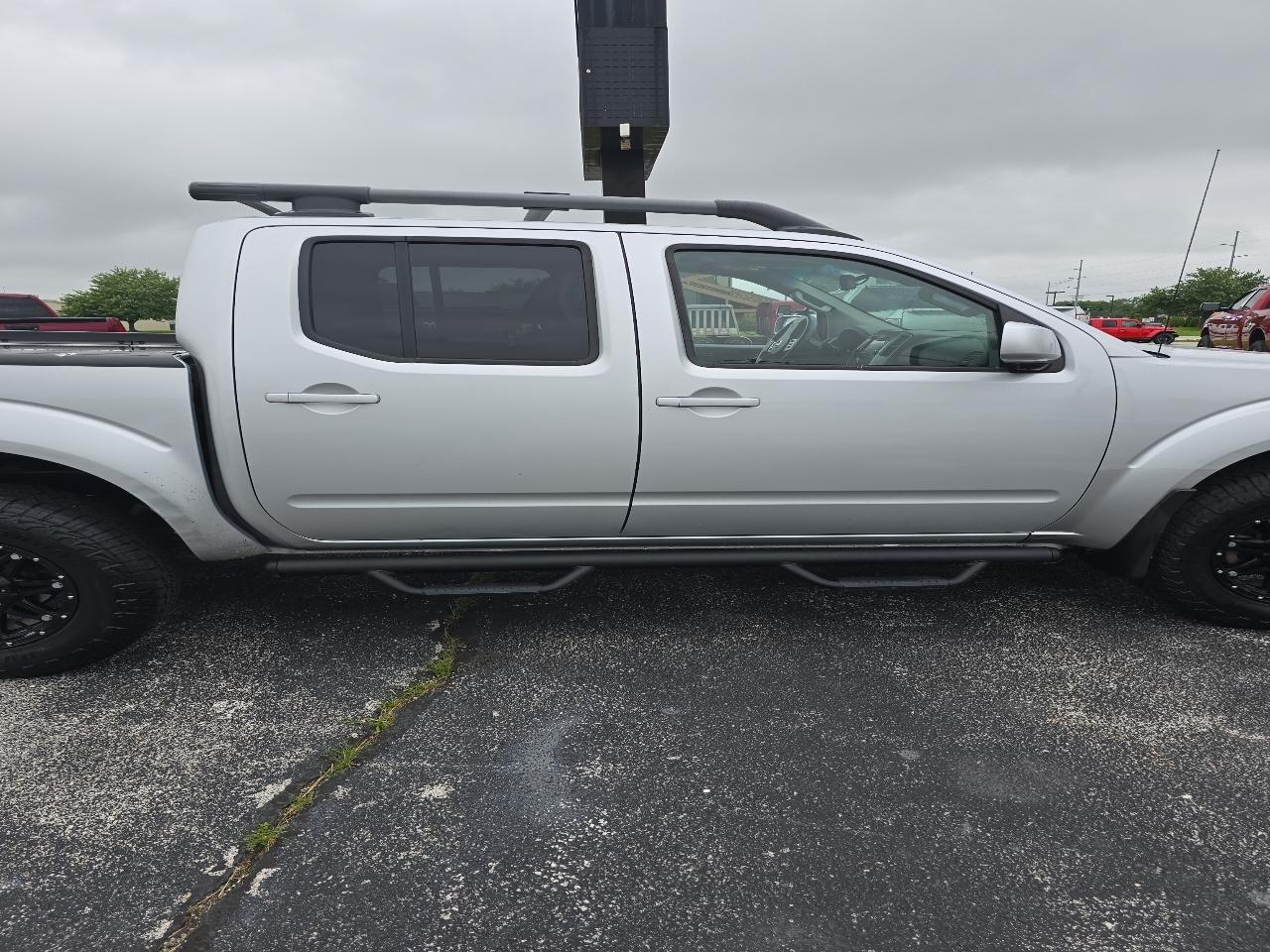 Nissan Frontier 4WD Crew Cab SWB Auto PRO-4X 2016