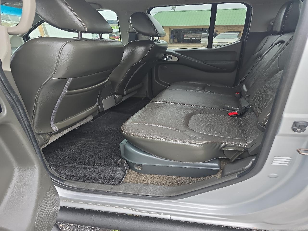 Nissan Frontier 4WD Crew Cab SWB Auto PRO-4X 2016