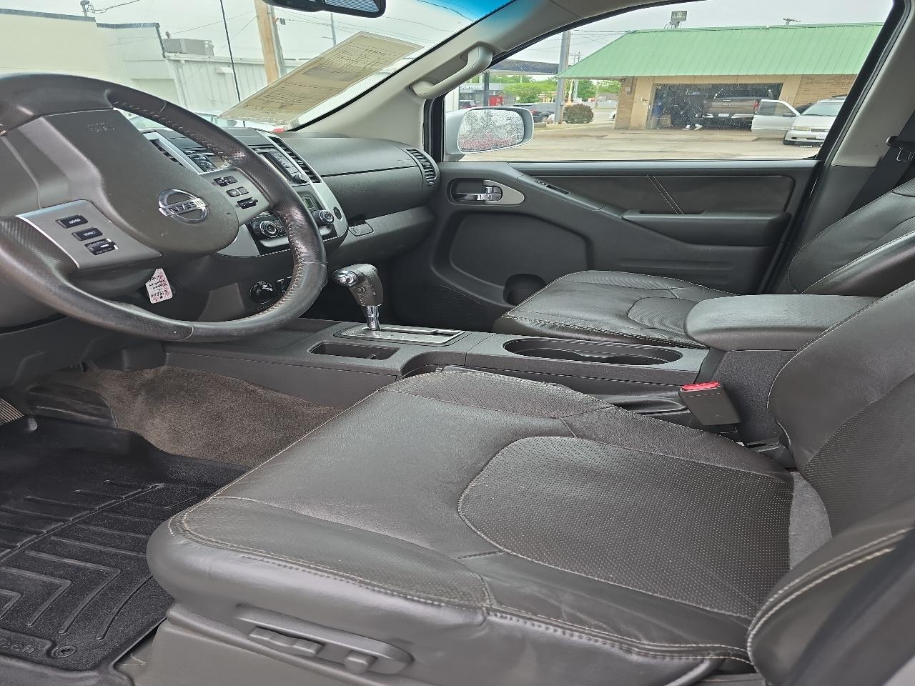 Nissan Frontier 4WD Crew Cab SWB Auto PRO-4X 2016