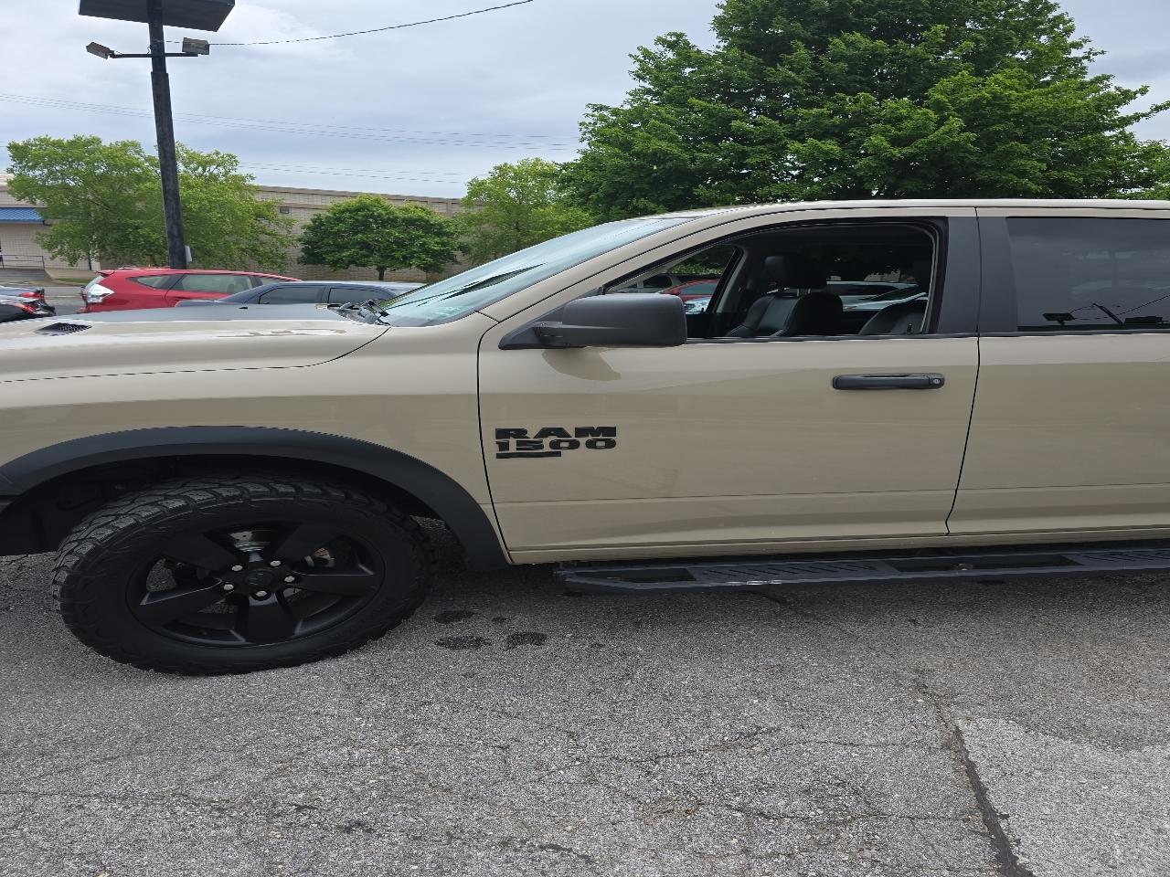 RAM 1500 Classic Warlock 4x2 Crew Cab 5'7" Box 2019