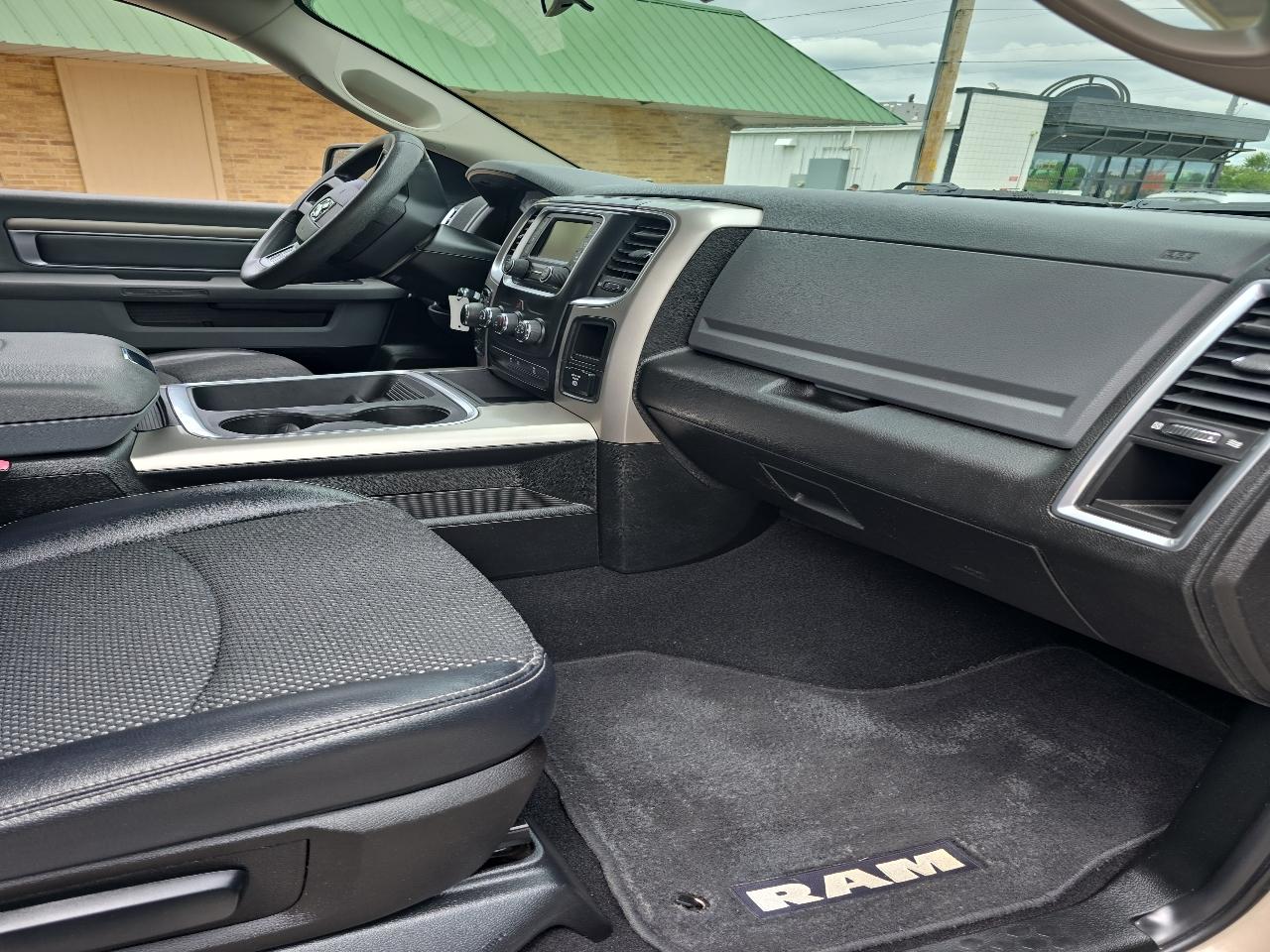 RAM 1500 Classic Warlock 4x2 Crew Cab 5'7" Box 2019