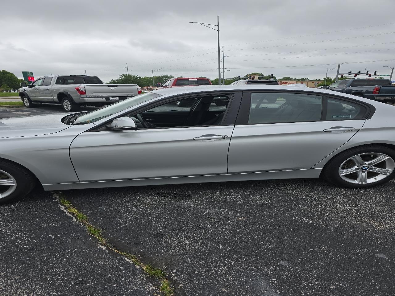 BMW 3 Series 4dr Sdn 328i RWD 2013