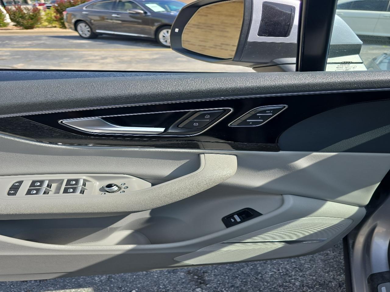 Audi Q7 SE Premium Plus 55 TFSI quattro 2019