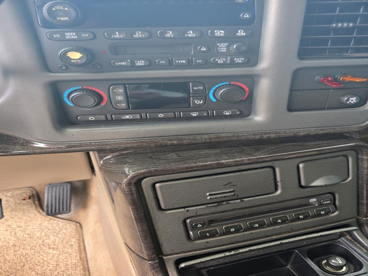 GMC Yukon Denali 4dr AWD 2005