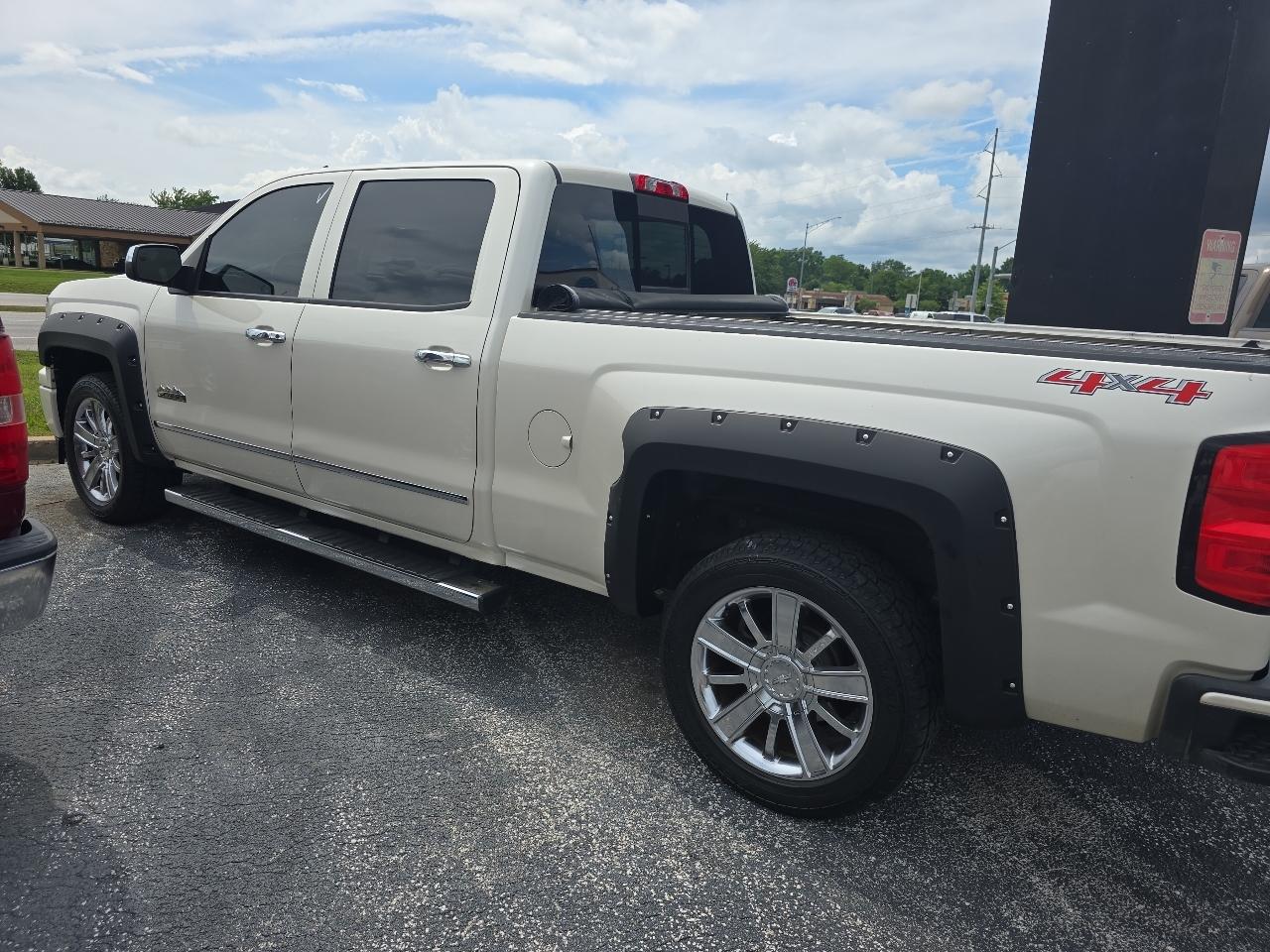 Chevrolet Silverado 1500 4WD Crew Cab 153.0" High Country 2014