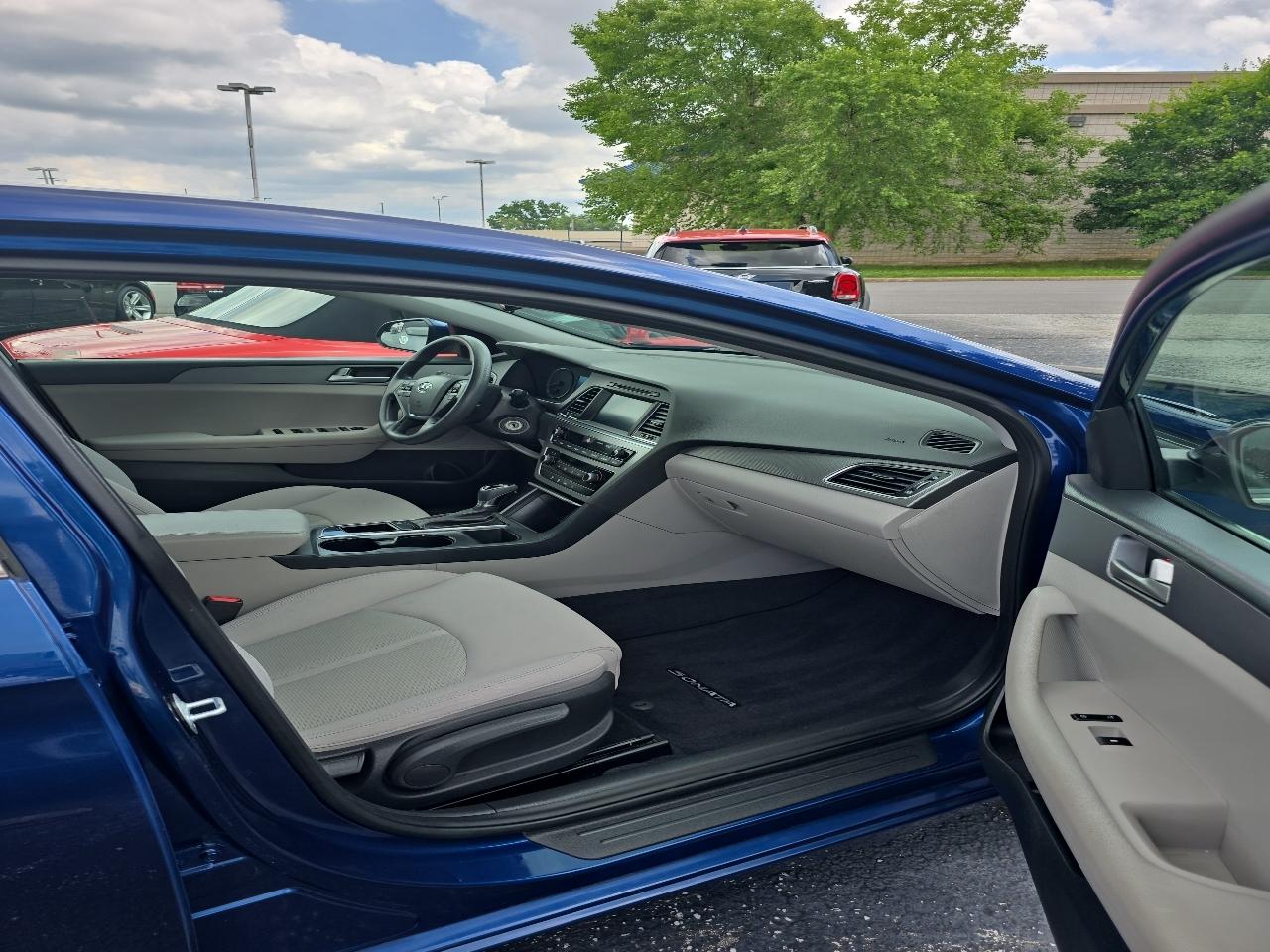Hyundai Sonata SE 2.4L 2017
