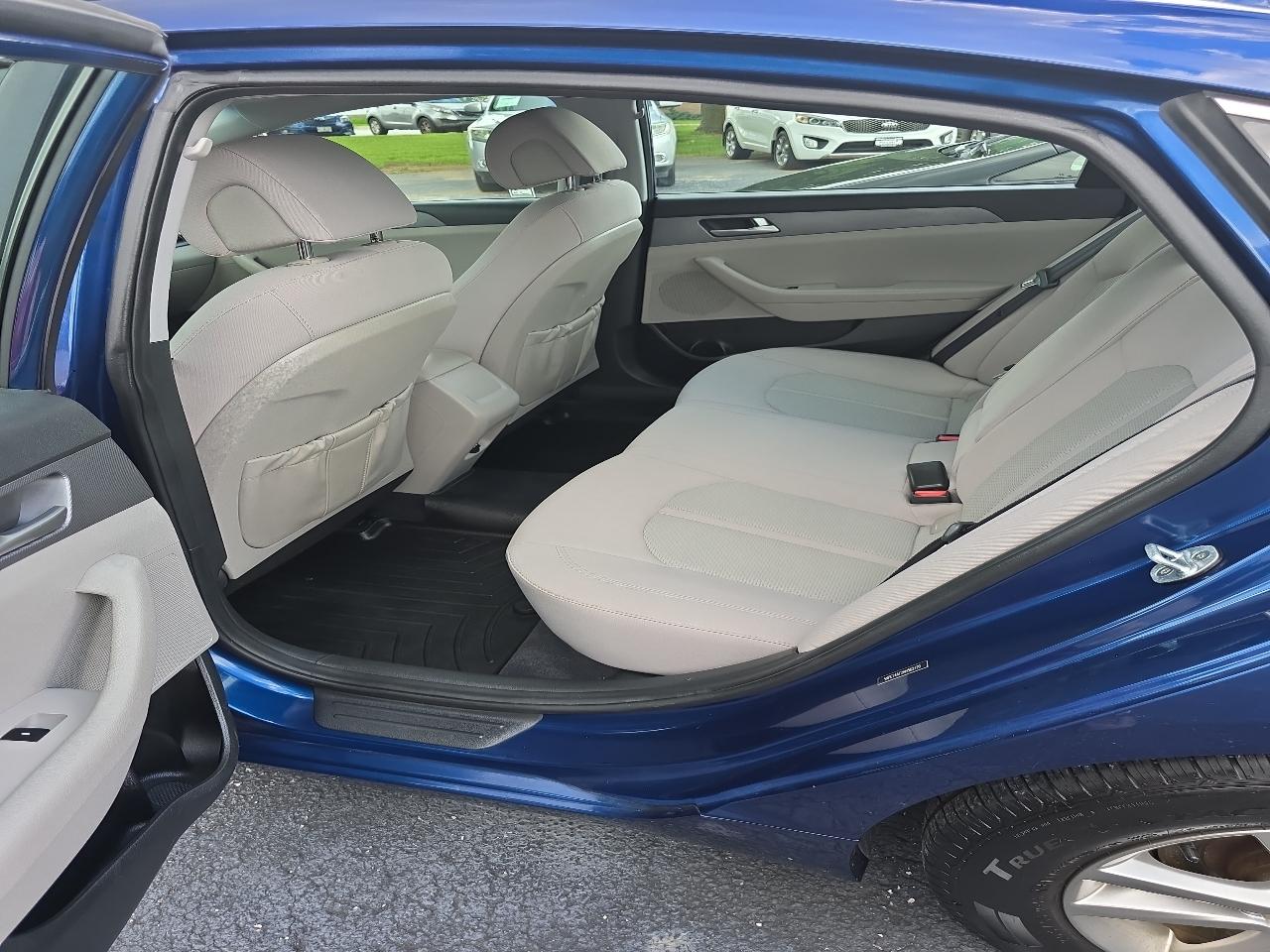 Hyundai Sonata SE 2.4L 2017