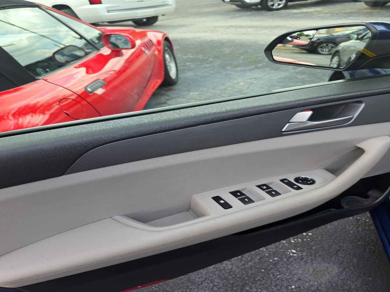 Hyundai Sonata SE 2.4L 2017