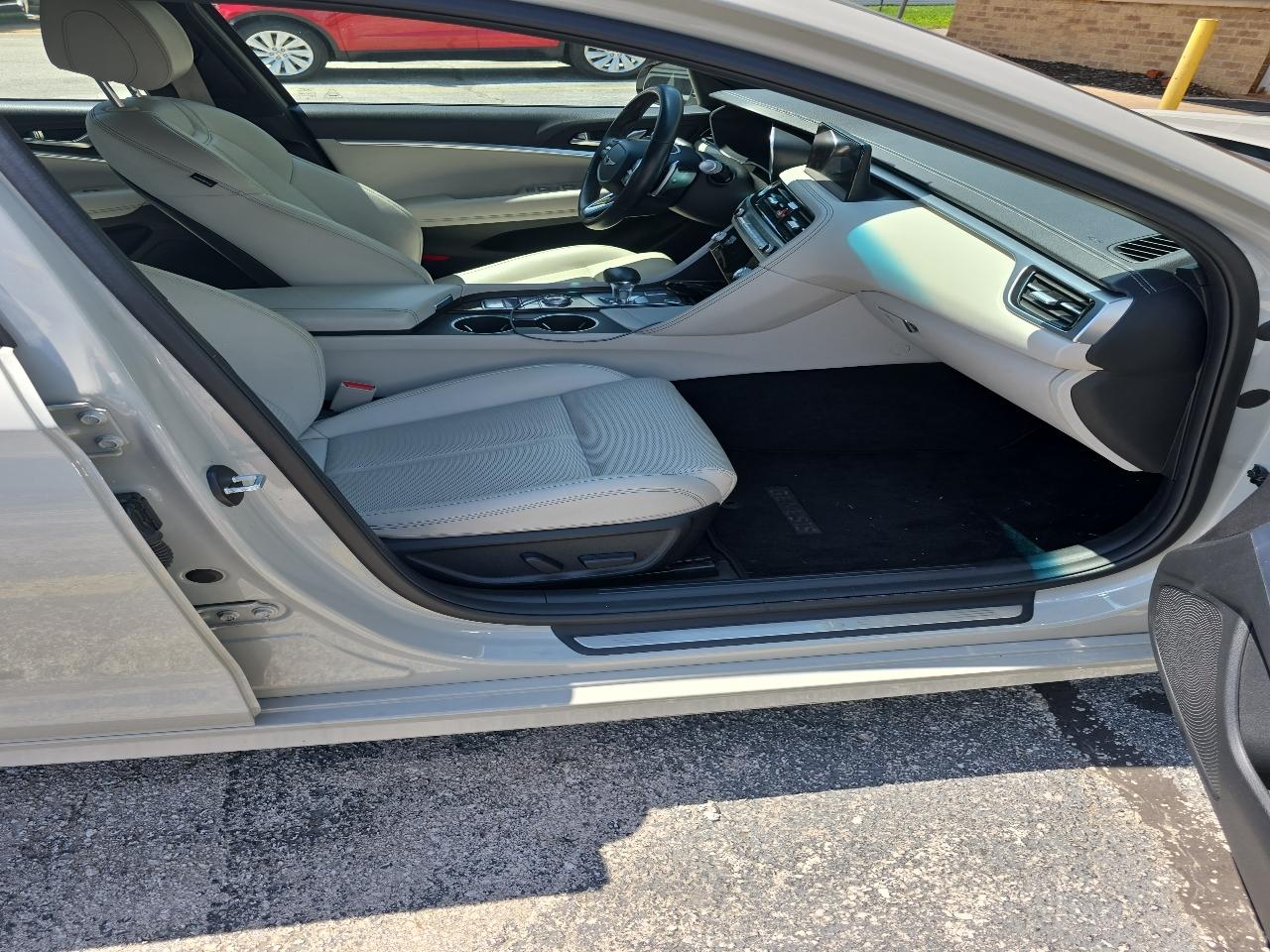 Genesis G70 2.5T RWD 2024