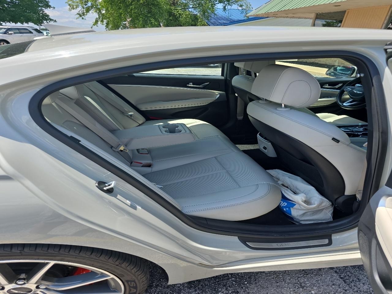 Genesis G70 2.5T RWD 2024