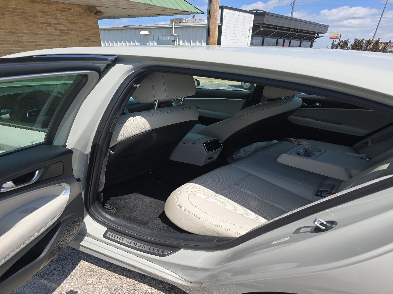 Genesis G70 2.5T RWD 2024