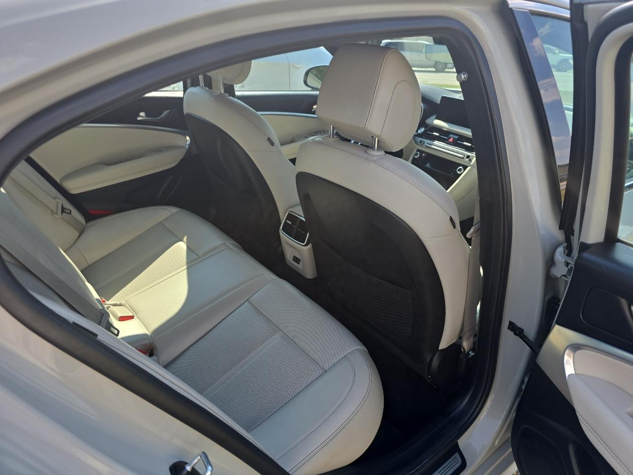Genesis G70 2.5T RWD 2024