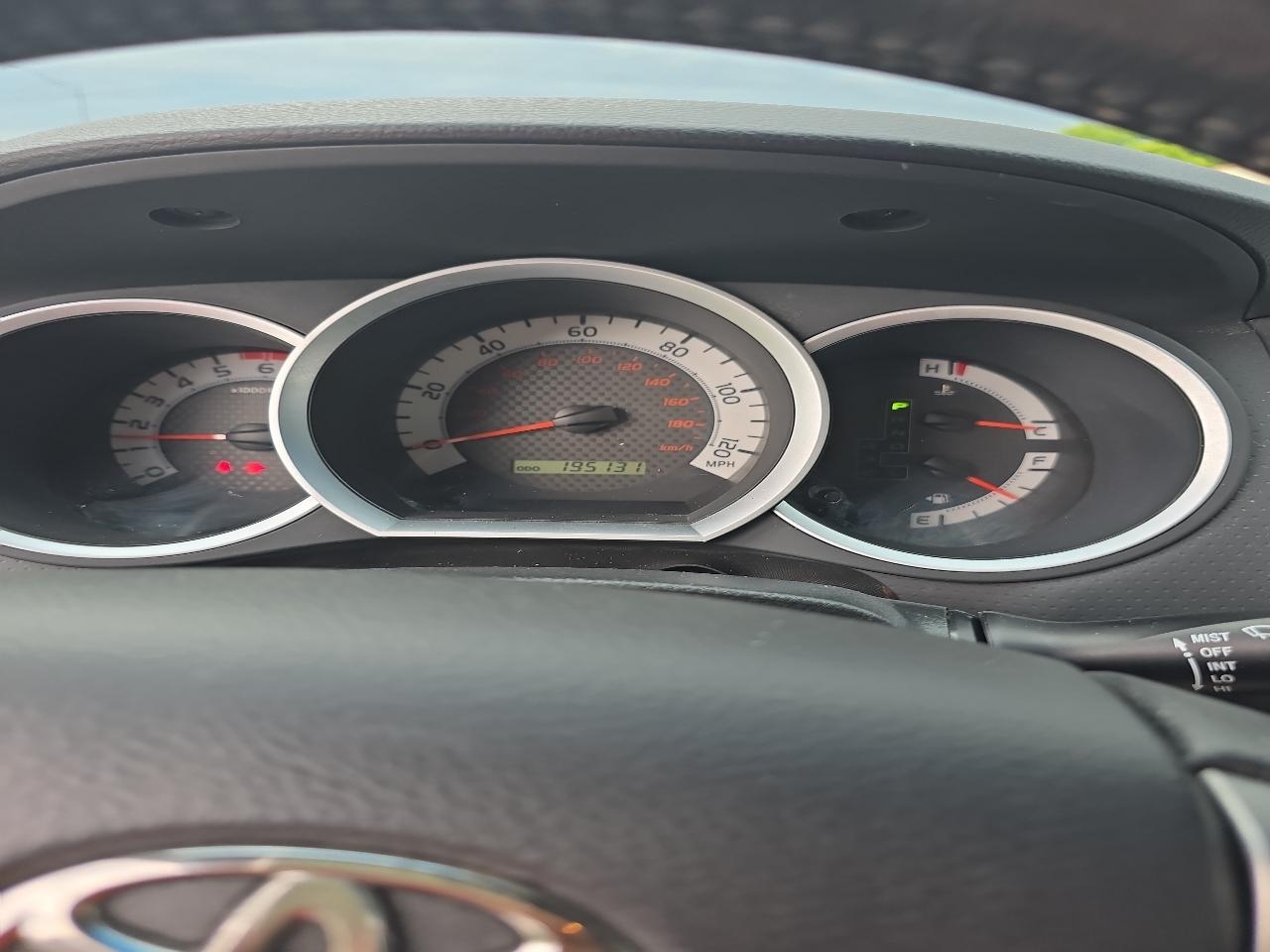 Toyota Tacoma 4WD Double Cab V6 MT (Natl) 2013