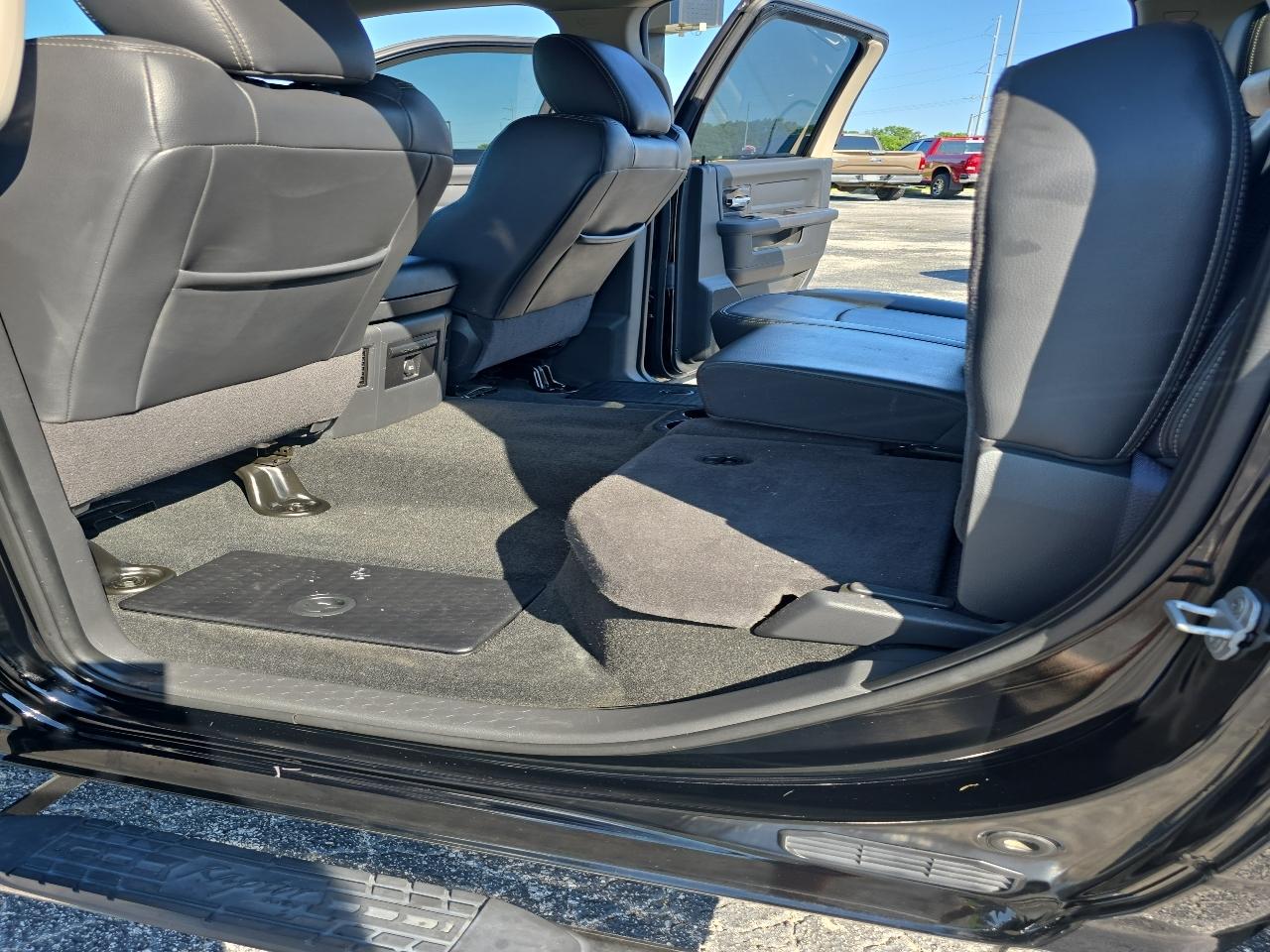 RAM 1500 4WD Crew Cab 140.5" Sport 2012