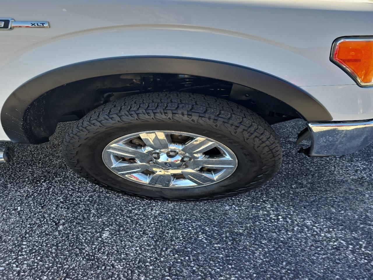 Ford F-150 4WD SuperCrew 145" Platinum 2011