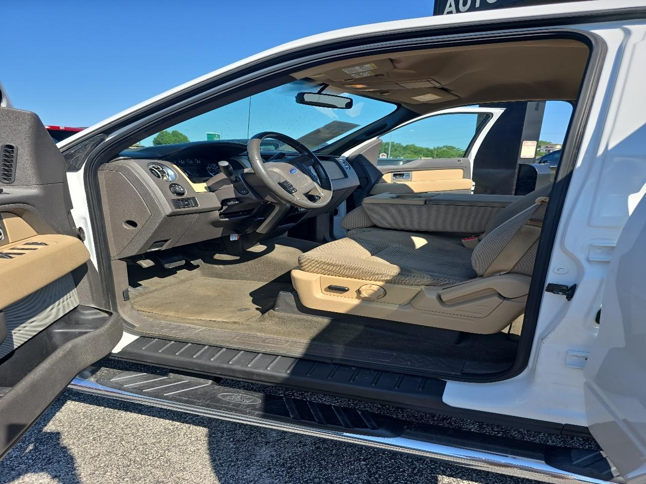 Ford F-150 4WD SuperCrew 145" Platinum 2011