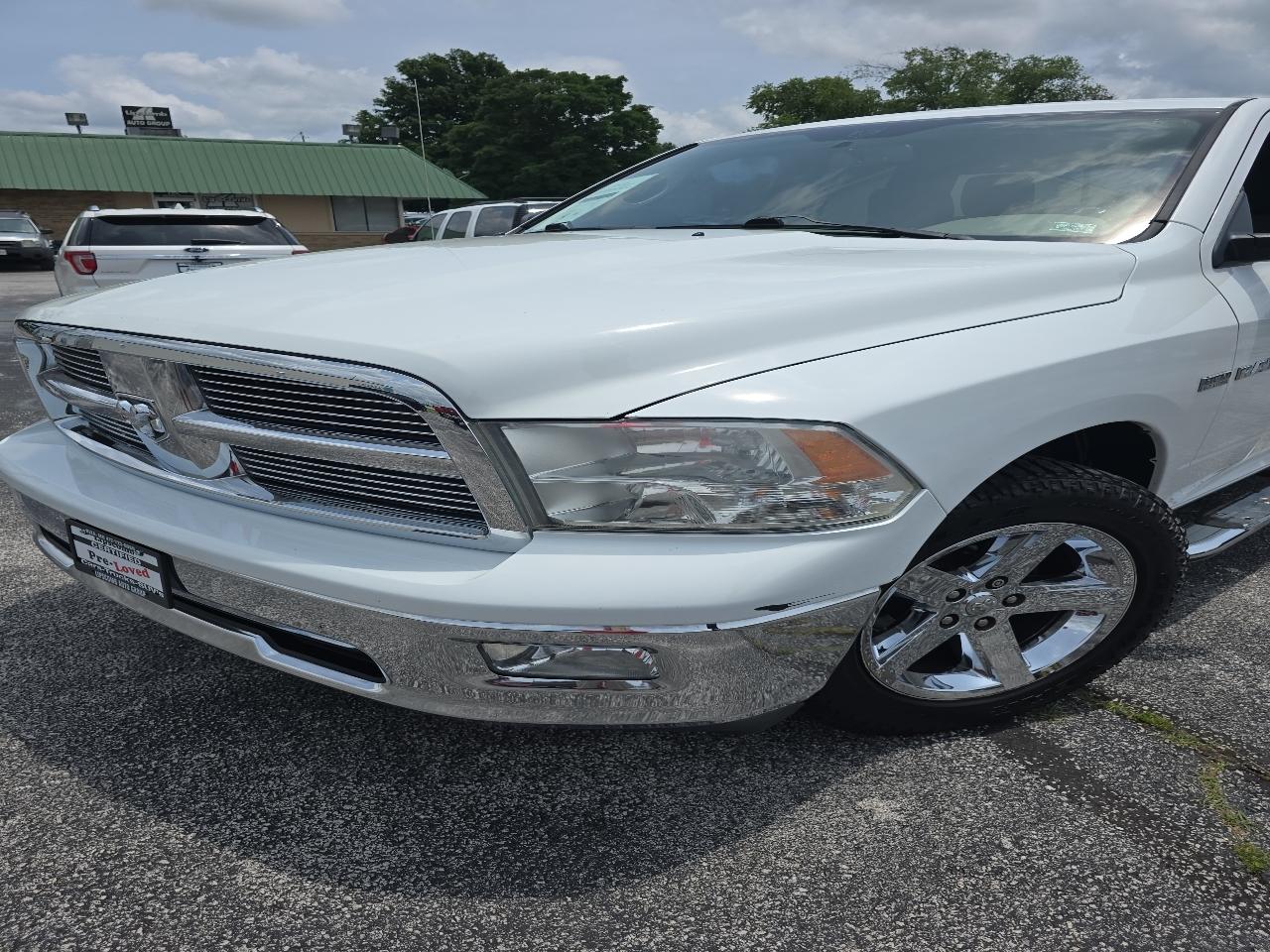 RAM 1500 4WD Quad Cab 140.5" Big Horn 2011