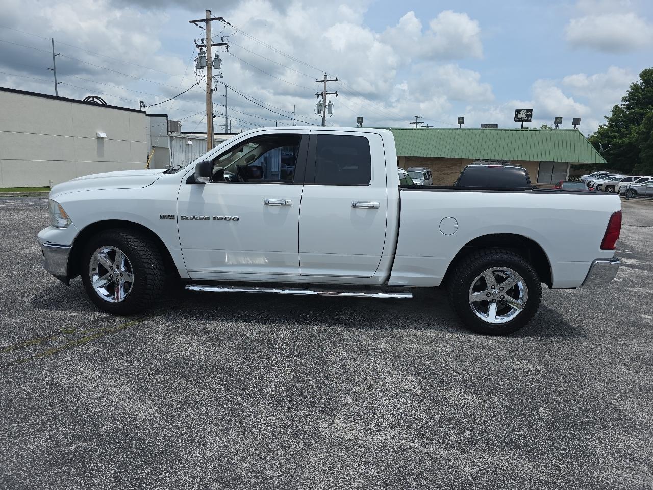RAM 1500 4WD Quad Cab 140.5" Big Horn 2011