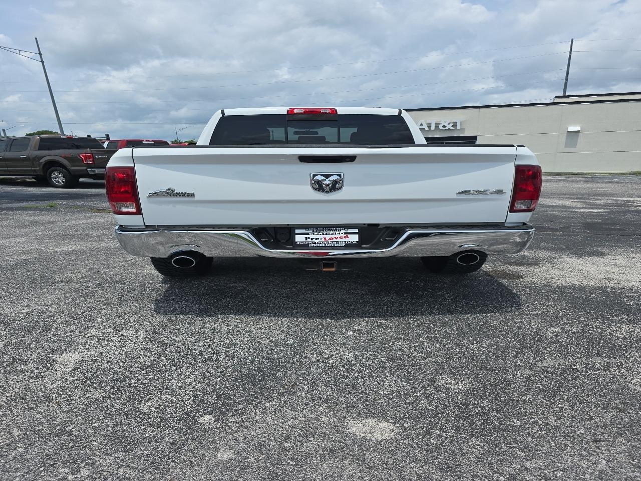RAM 1500 4WD Quad Cab 140.5" Big Horn 2011