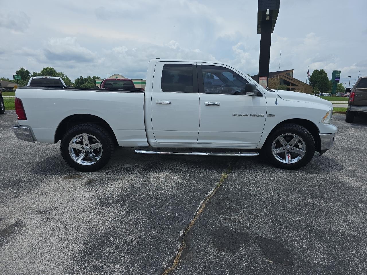 RAM 1500 4WD Quad Cab 140.5" Big Horn 2011