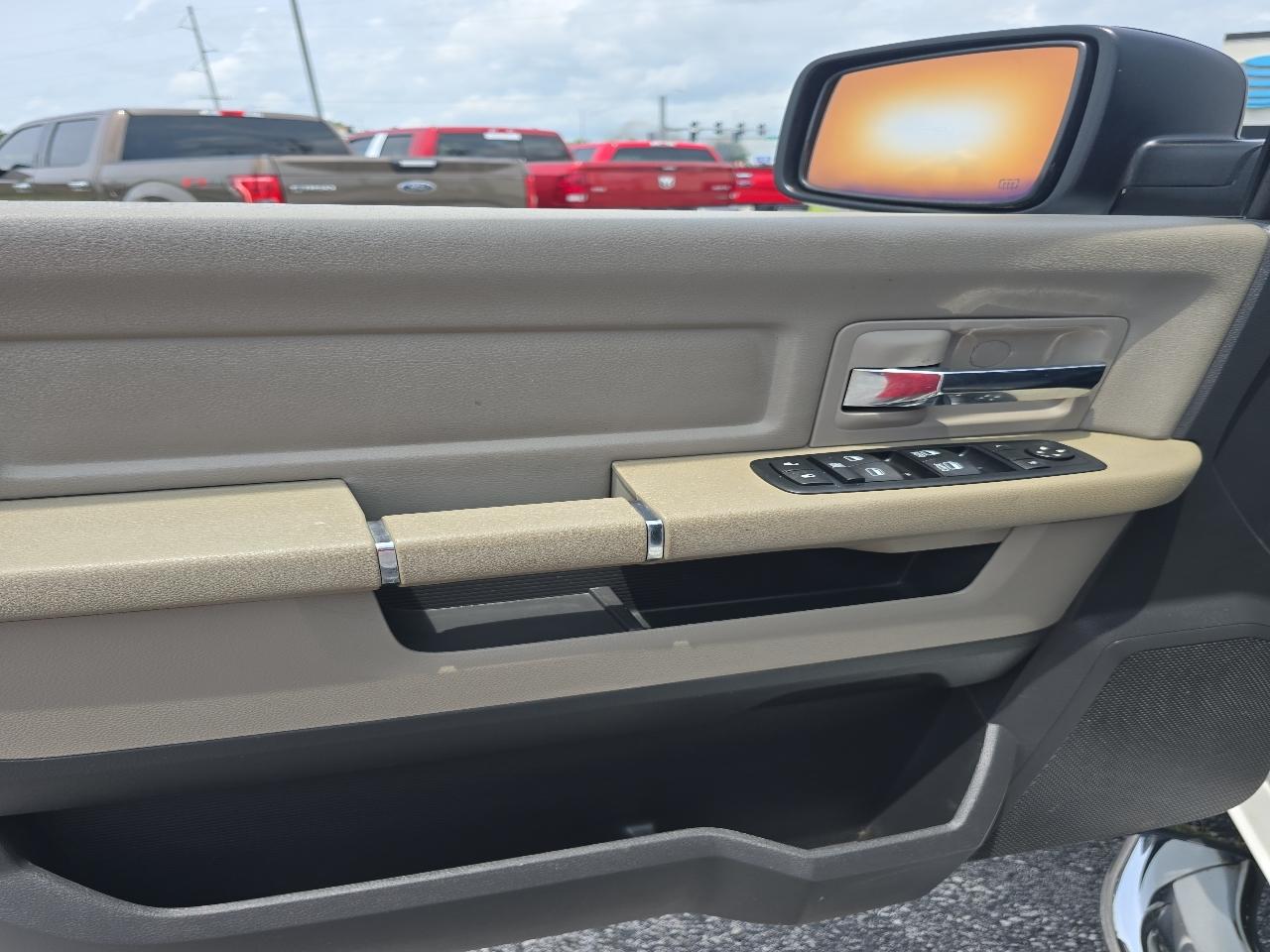 RAM 1500 4WD Quad Cab 140.5" Big Horn 2011