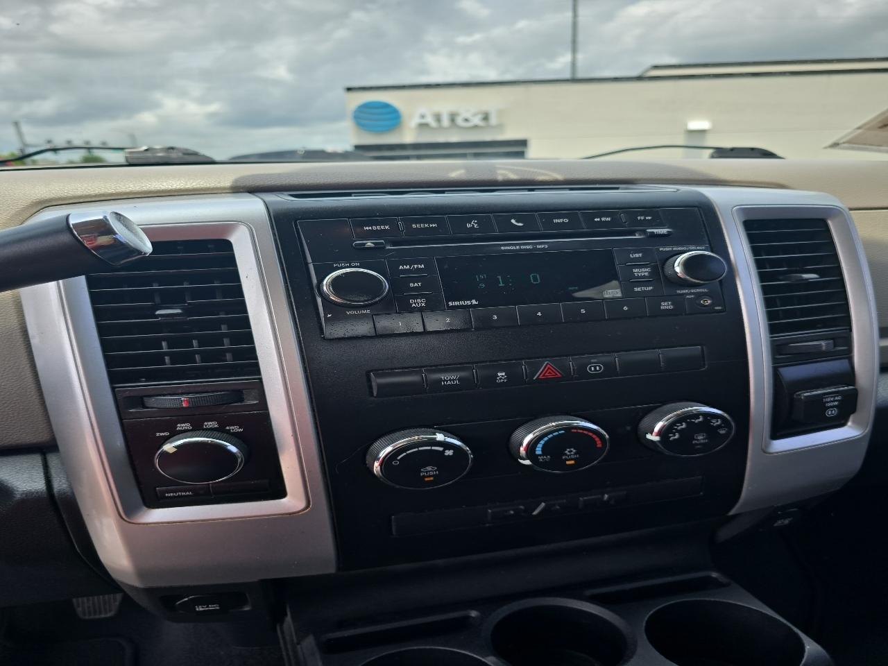 RAM 1500 4WD Quad Cab 140.5" Big Horn 2011
