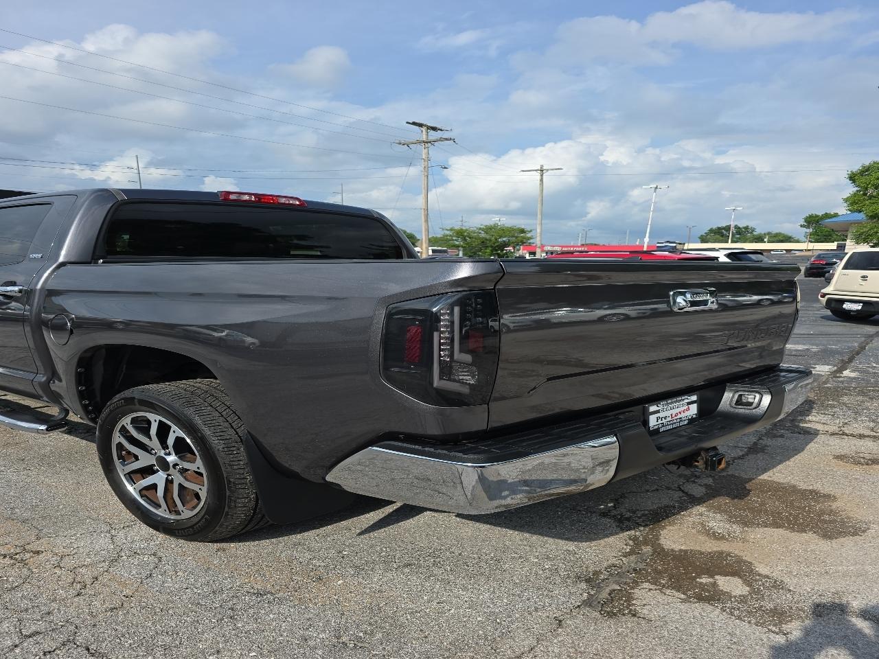 Toyota Tundra 2WD SR5 CrewMax 5.5' Bed 4.6L (Natl) 2017