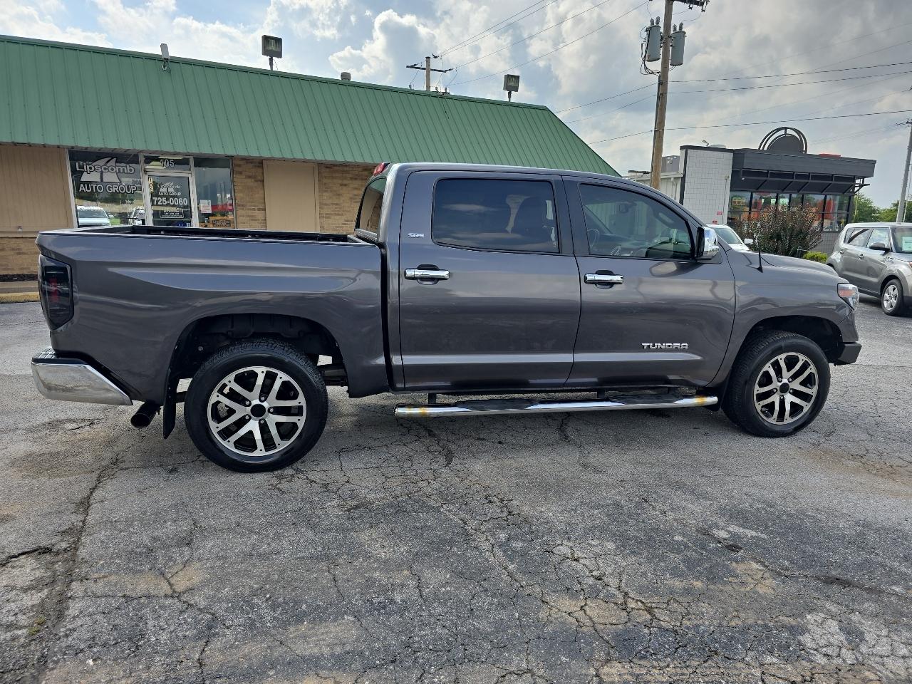Toyota Tundra 2WD SR5 CrewMax 5.5' Bed 4.6L (Natl) 2017