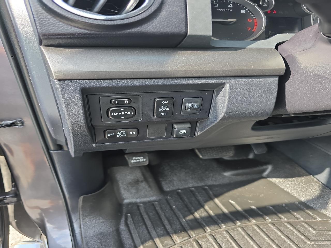 Toyota Tundra 2WD SR5 CrewMax 5.5' Bed 4.6L (Natl) 2017
