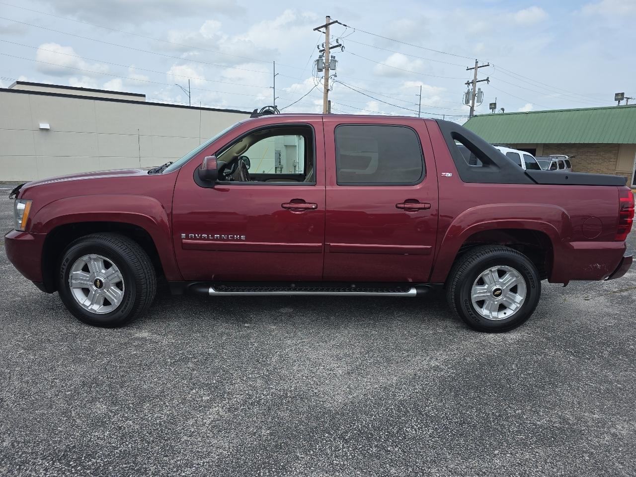 Chevrolet Avalanche 4WD Crew Cab 130" LT w/2LT 2009