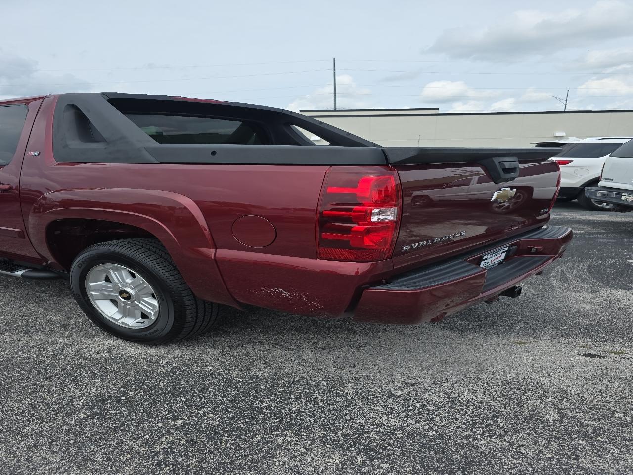 Chevrolet Avalanche 4WD Crew Cab 130" LT w/2LT 2009