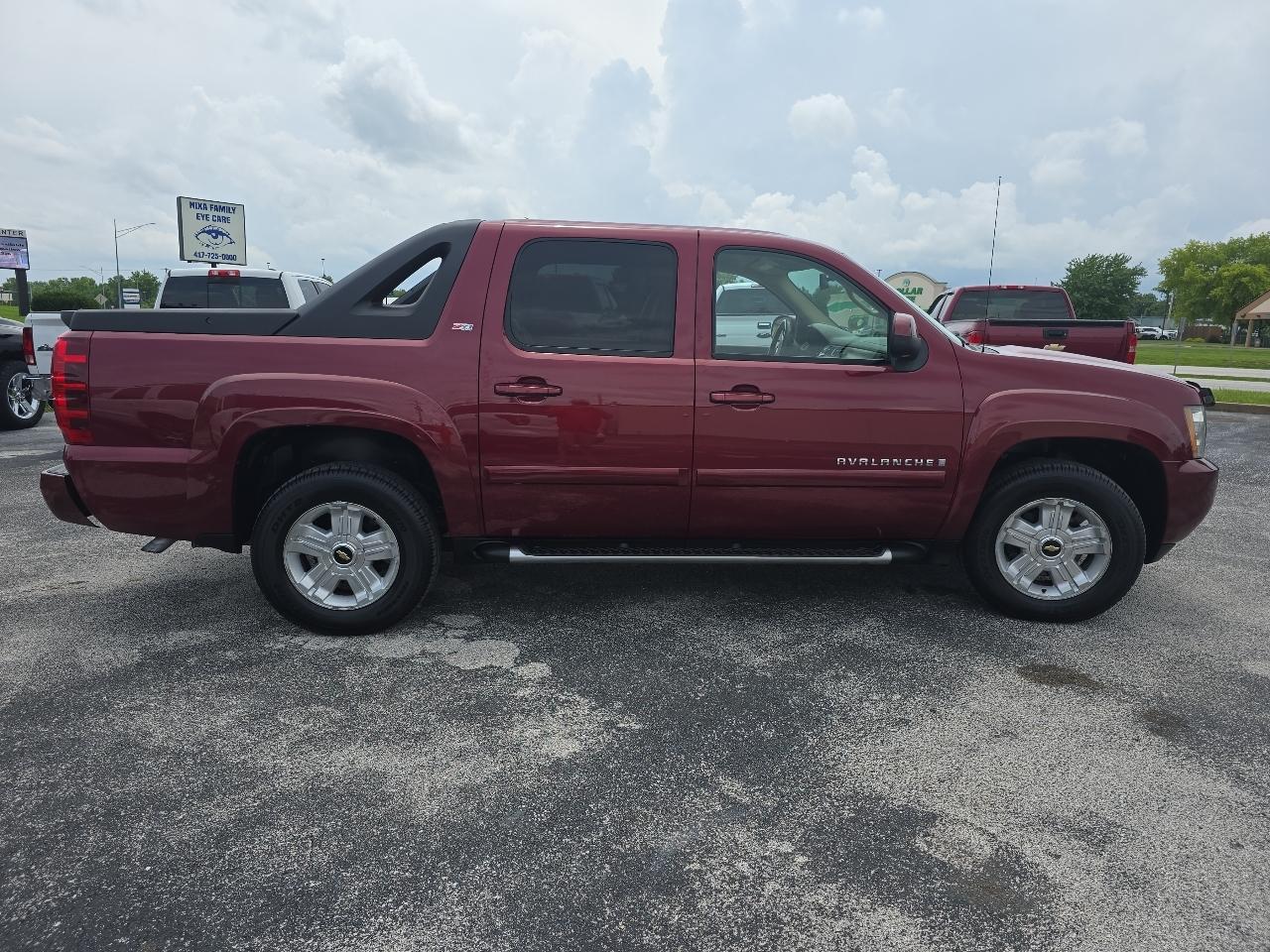Chevrolet Avalanche 4WD Crew Cab 130" LT w/2LT 2009