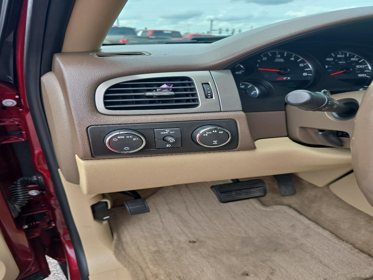 Chevrolet Avalanche 4WD Crew Cab 130" LT w/2LT 2009