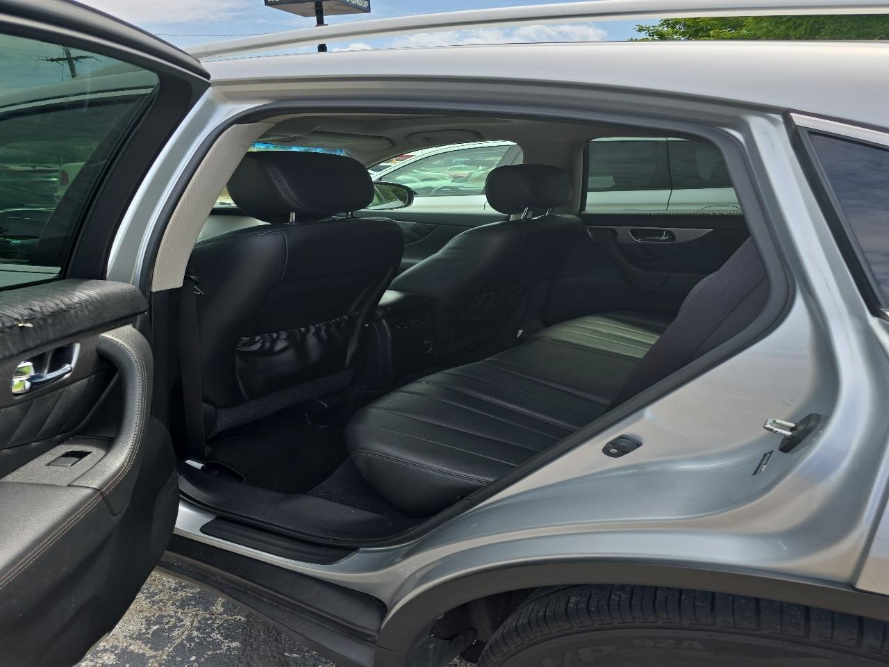 Infiniti QX70 AWD 4dr 2015