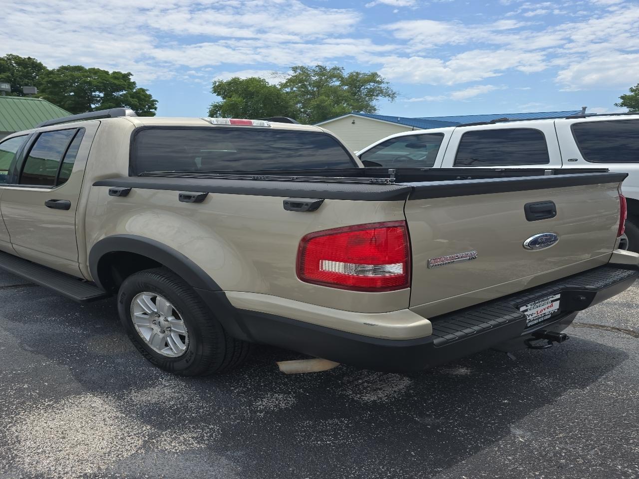 Ford Explorer Sport Trac 2WD 4dr V6 XLT 2007